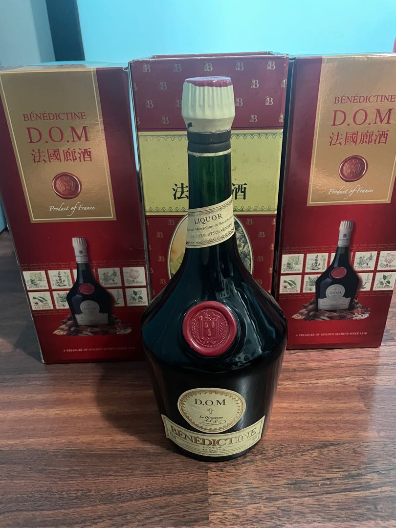 Benedictine D.O.M Liqueur : The Whisky Exchange