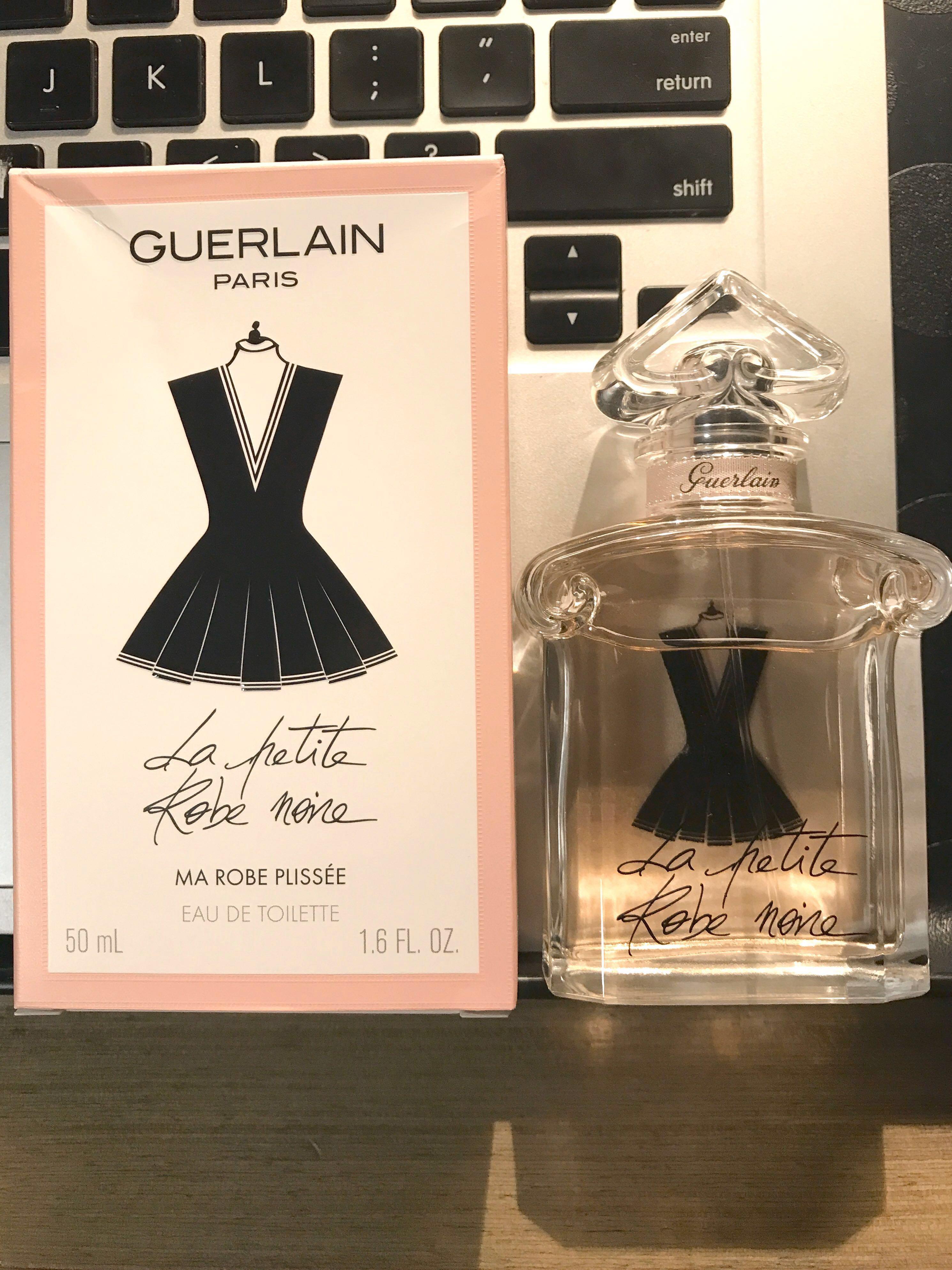 La petite robe hotsell noire ma robe plissee