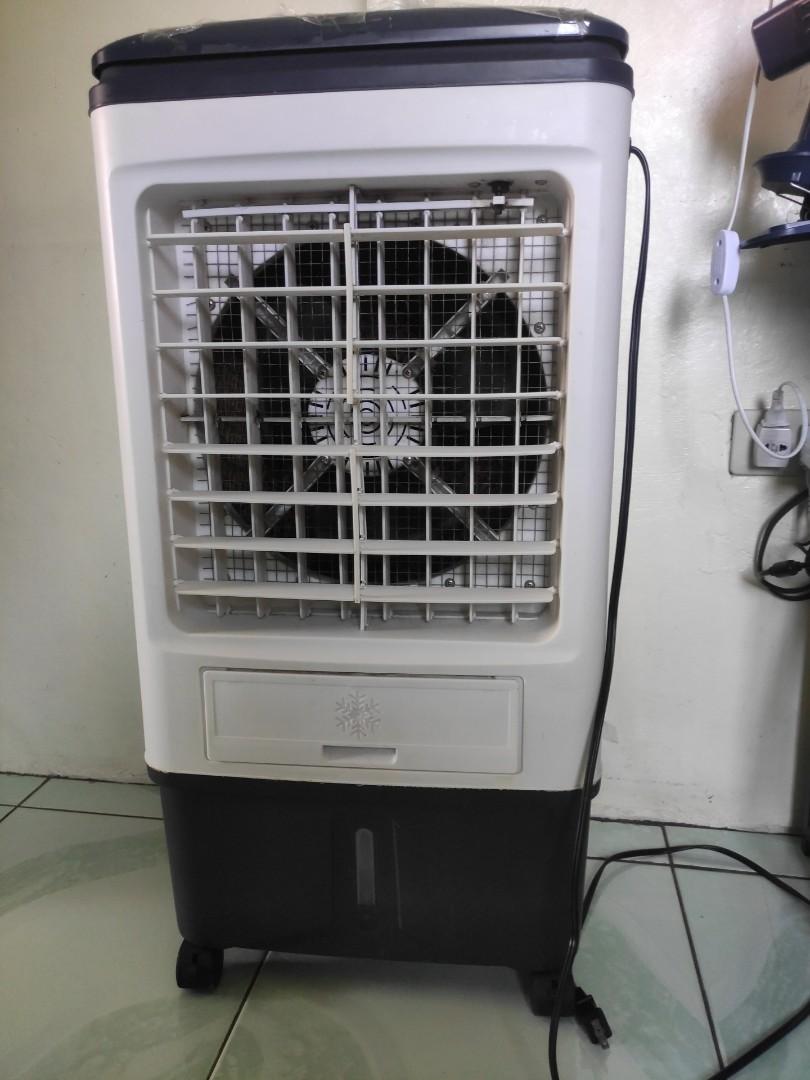 iwata s10 (Category: Air Conditioning and Heating) located in Cavite. Submitted by argeteherbert03 (Listing ID 1159050094, Image 1). Description: used pero good condition po.