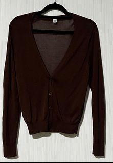 (Category: ) located in . Submitted by Erina_Wardrobe (Listing ID 1159177537, Image 1). Description: .