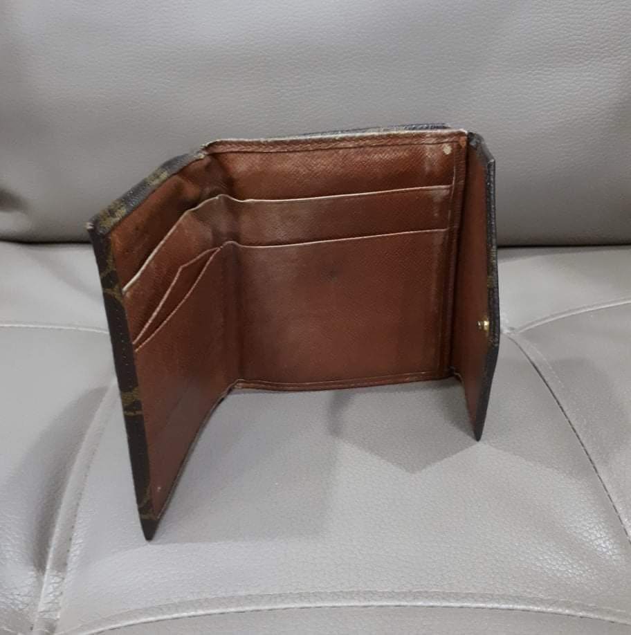 Louis Vuitton Monogram Small Tri Fold Wallet (Category: Luxury Bags & Wallets) located in Taguig. Submitted by esa.agustin (Listing ID 1159187554, Image 2). Description: Original Louis Vuitton Monogram small tri fold wallet. Made in France.