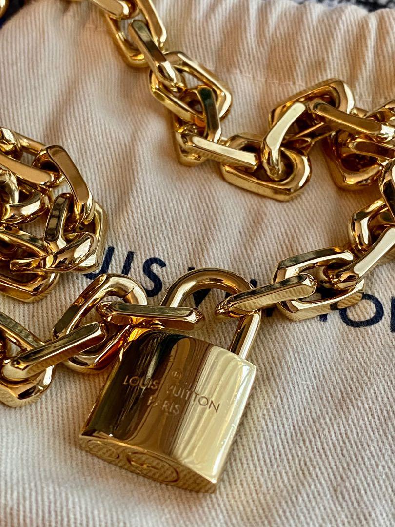 Louis Vuitton LV Edge Necklace Cadenas, Gold, One Size