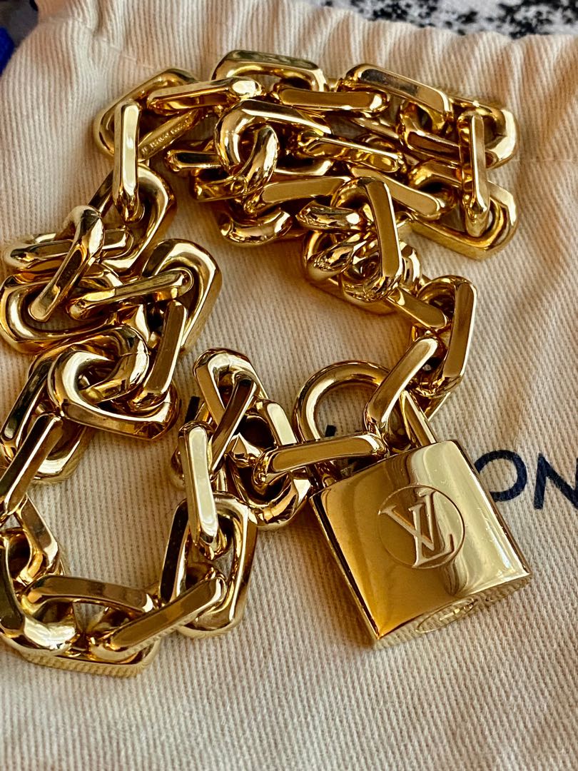 Louis Vuitton LV Edge Cadenas Necklace Brass Gold 13001727