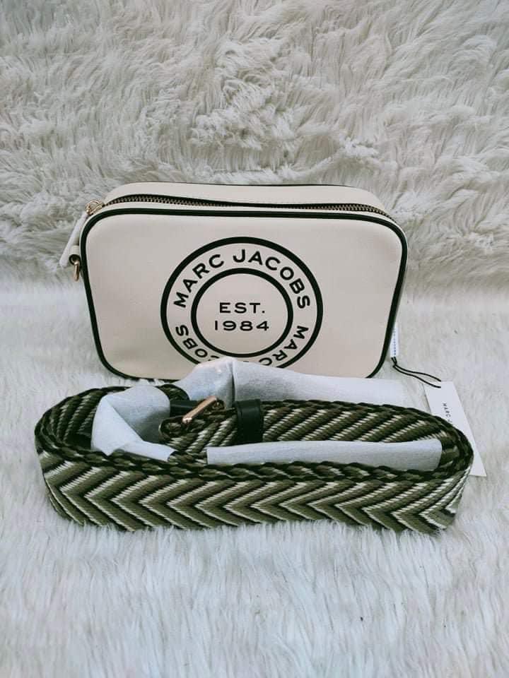 MARC JACOBS LOGO CROSSBODY