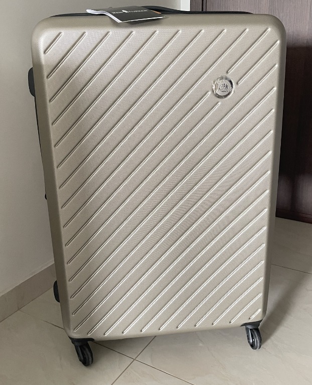 New yorker luggage 28 on sale