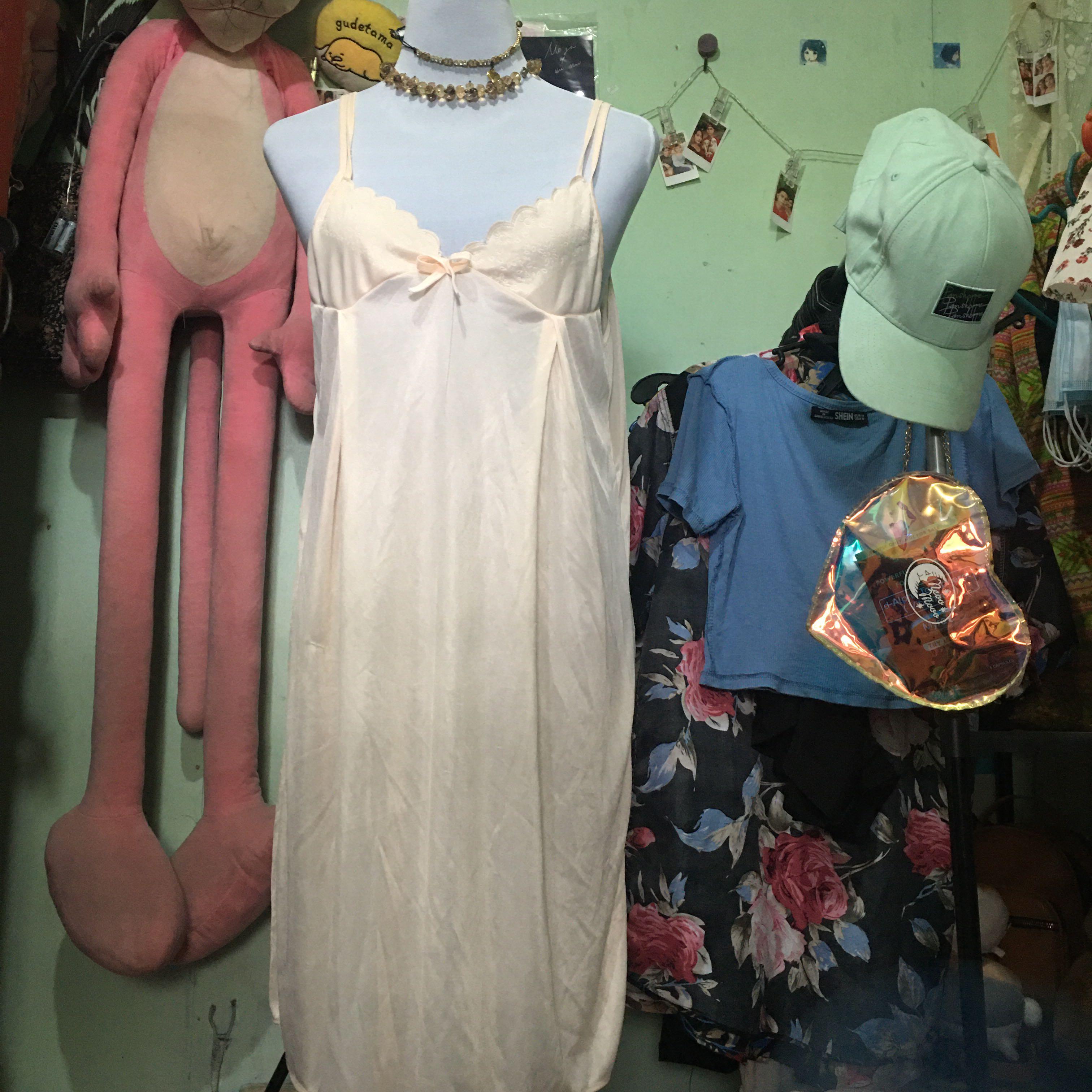 Set Lingerie with flaw, Women's Fashion, Undergarments & Loungewear on