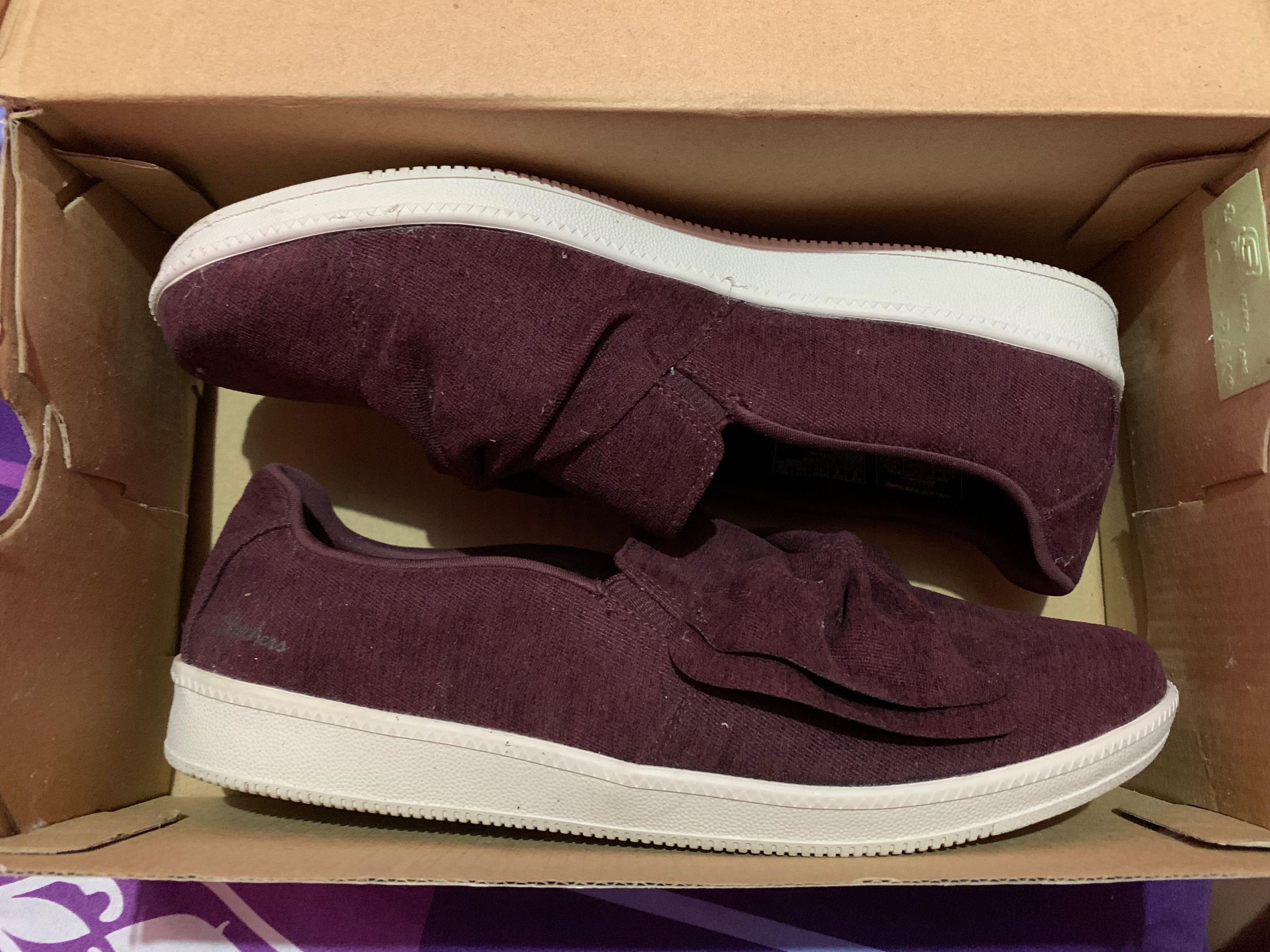 skechers maroon