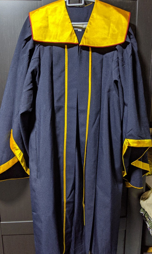 SP Graduation Robe/gown, Women's Fashion, Coats, Jackets and Outerwear
