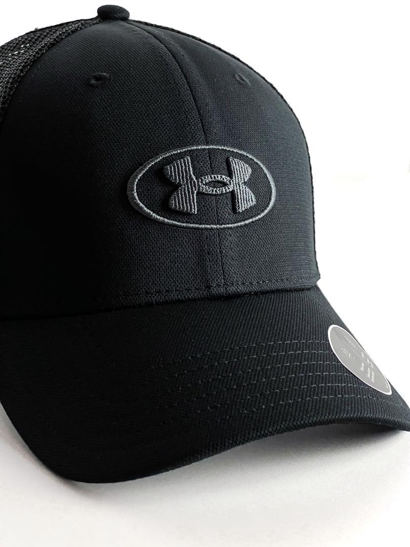 Under Armour Men's Blitzing Trucker Hat