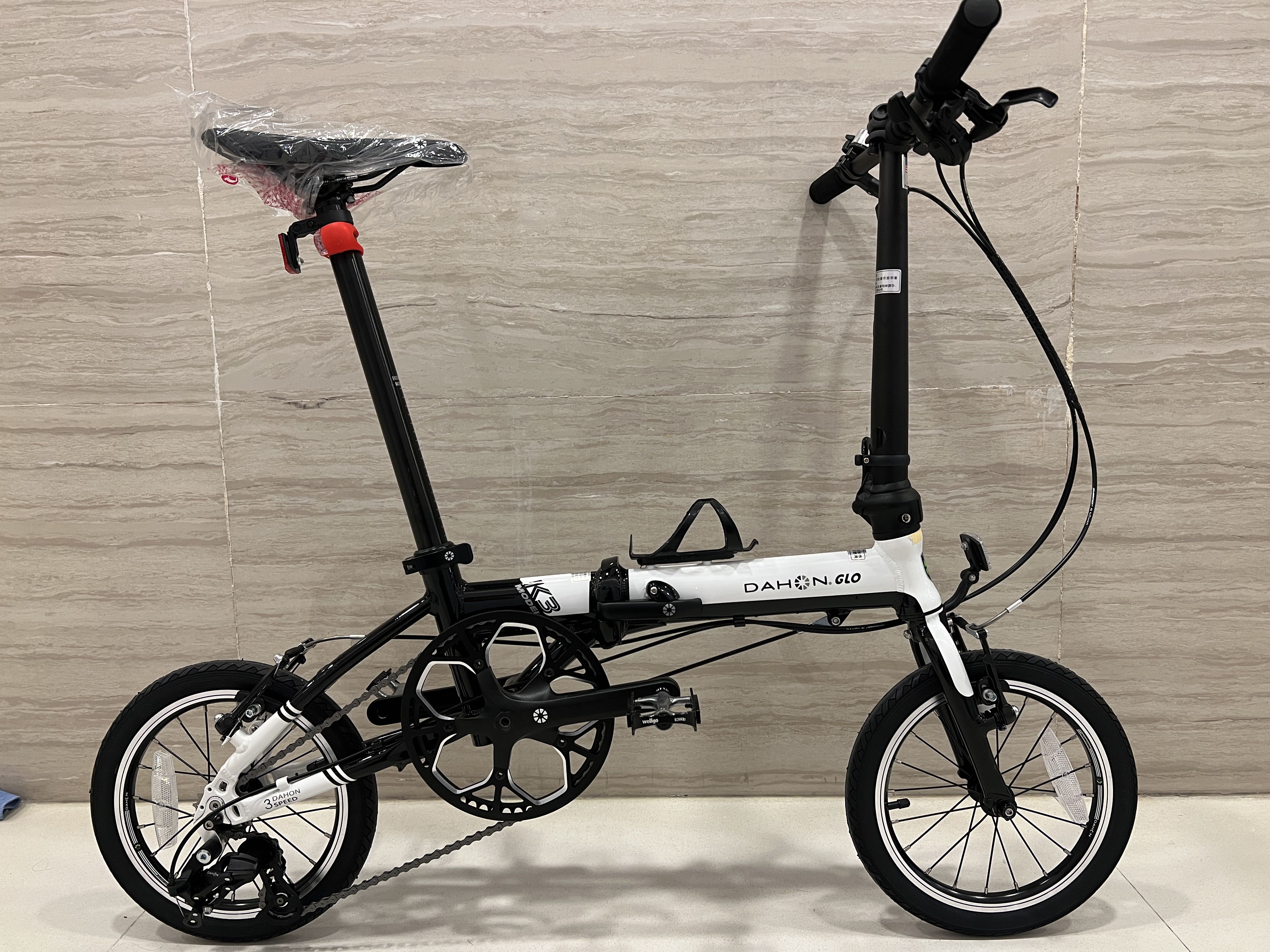 完成交收黑白色DAHON GLO K3 外3速14吋鋁合金折叠車, 運動產品, 單車及 