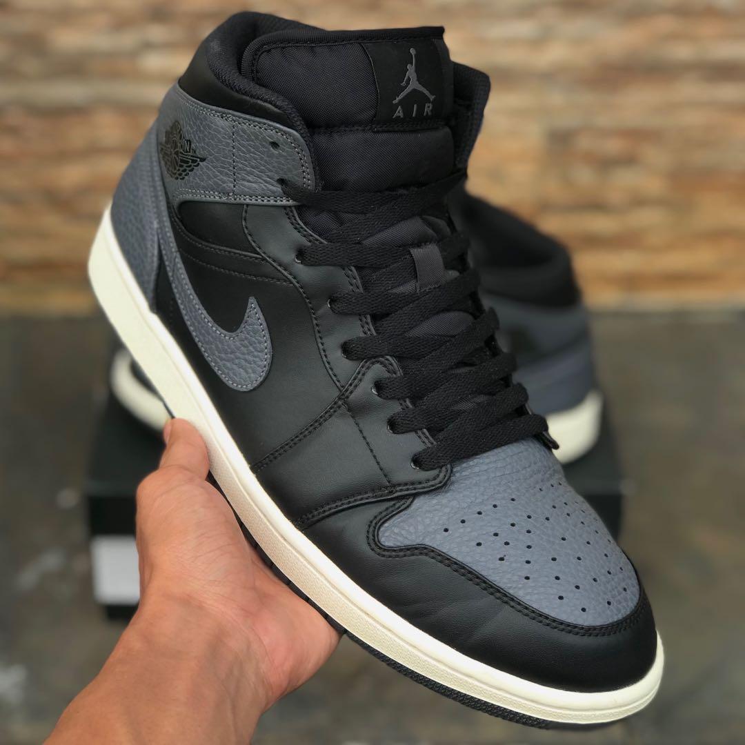 AIR JORDAN 1 MID SHADOW US 12, Fesyen Pria, Sepatu , Sneakers di Carousell
