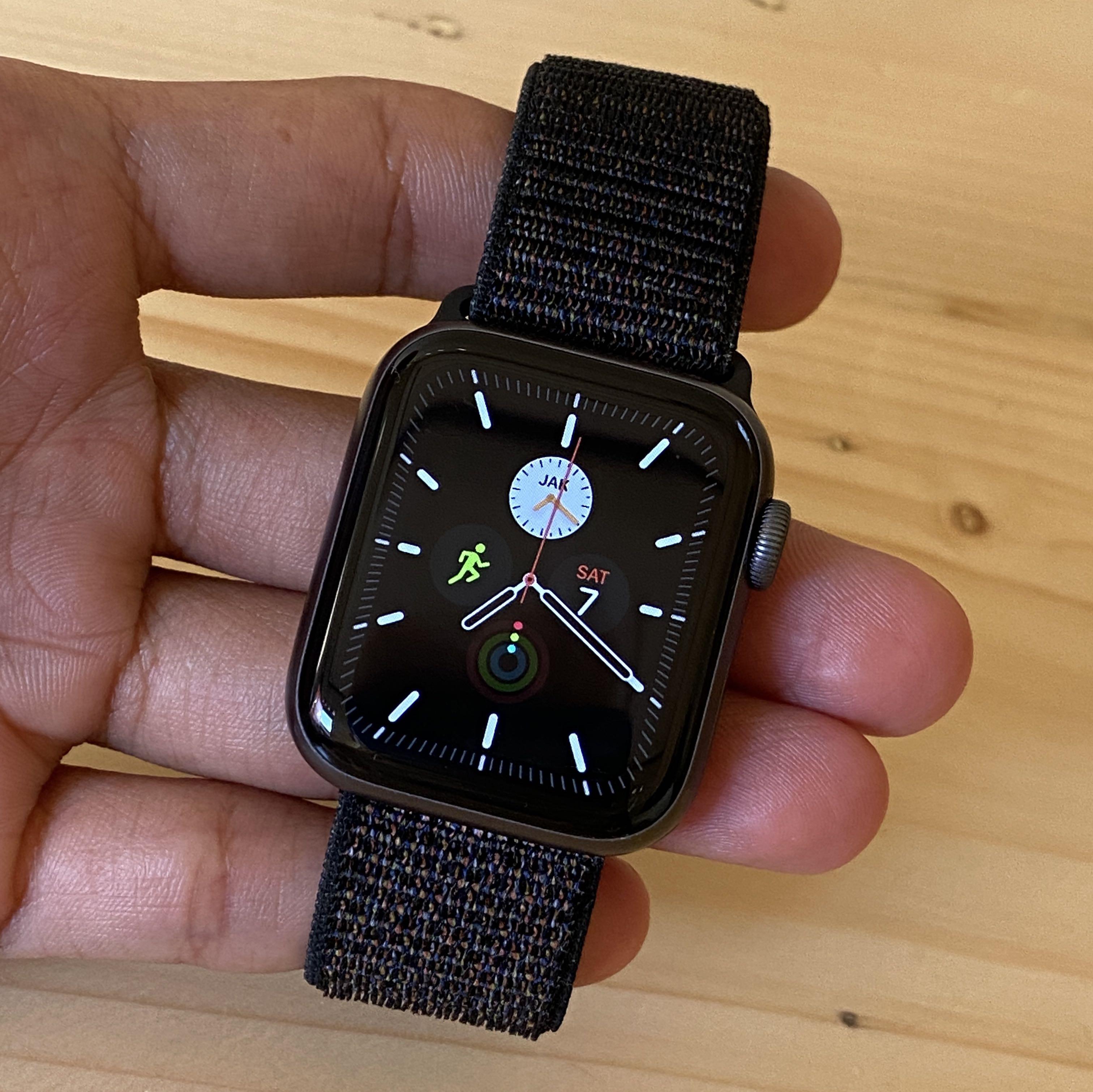 Harga apple watch store series 4 di ibox