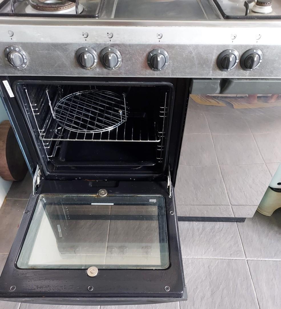 Ariston Cooking Range / Stove / Oven, Furniture & Home Living, Bathroom