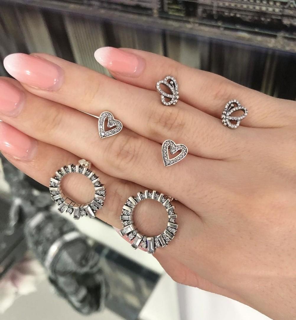 Pandora glacial beauty earrings hot sale