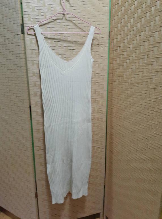 bodycon cream knitted dress (Category: Dresses) located in Dasmarinas. Submitted by help.me.declutter. (Listing ID 1159274749, Image 1). Description: best fits medium to large no when worn photos delivery via gogo express.