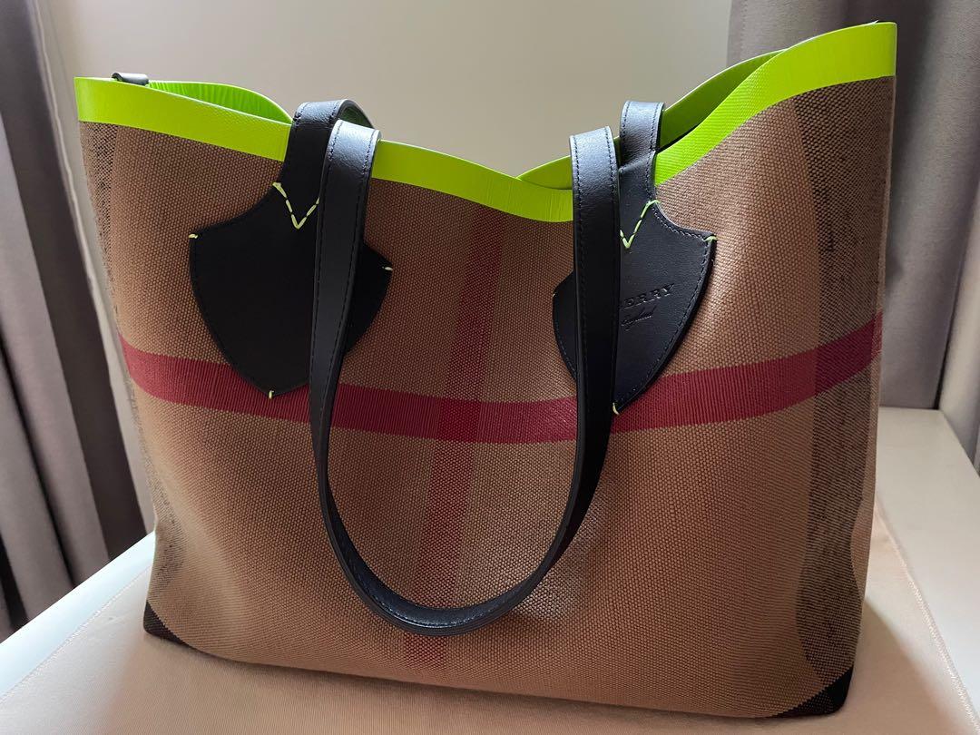 Giant burberry cheap tote