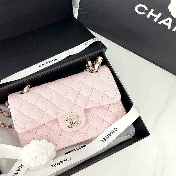 RARE !!! BNIB Chanel 22P Light Pink Coco Clutch on Chain Mini Flap, Women's  Fashion, Bags & Wallets, Cross-body Bags on Carousell