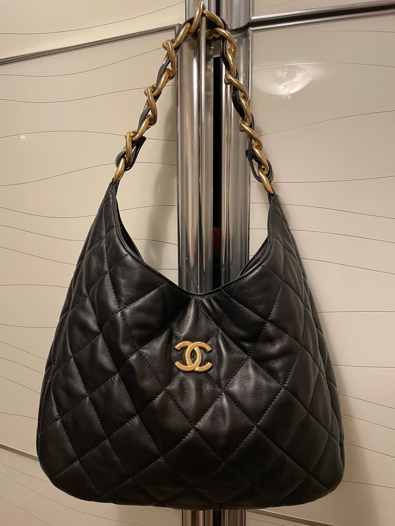 Chanel Large Hobo bag 2022 metal chain 粗鍊, 名牌, 手袋及銀包- Carousell