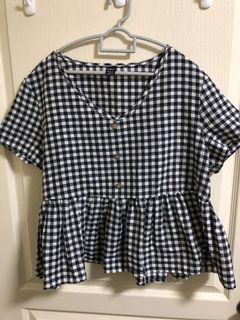 (Category: ) located in . Submitted by clearingcloset_14 (Listing ID 1159346220, Image 1). Description: .