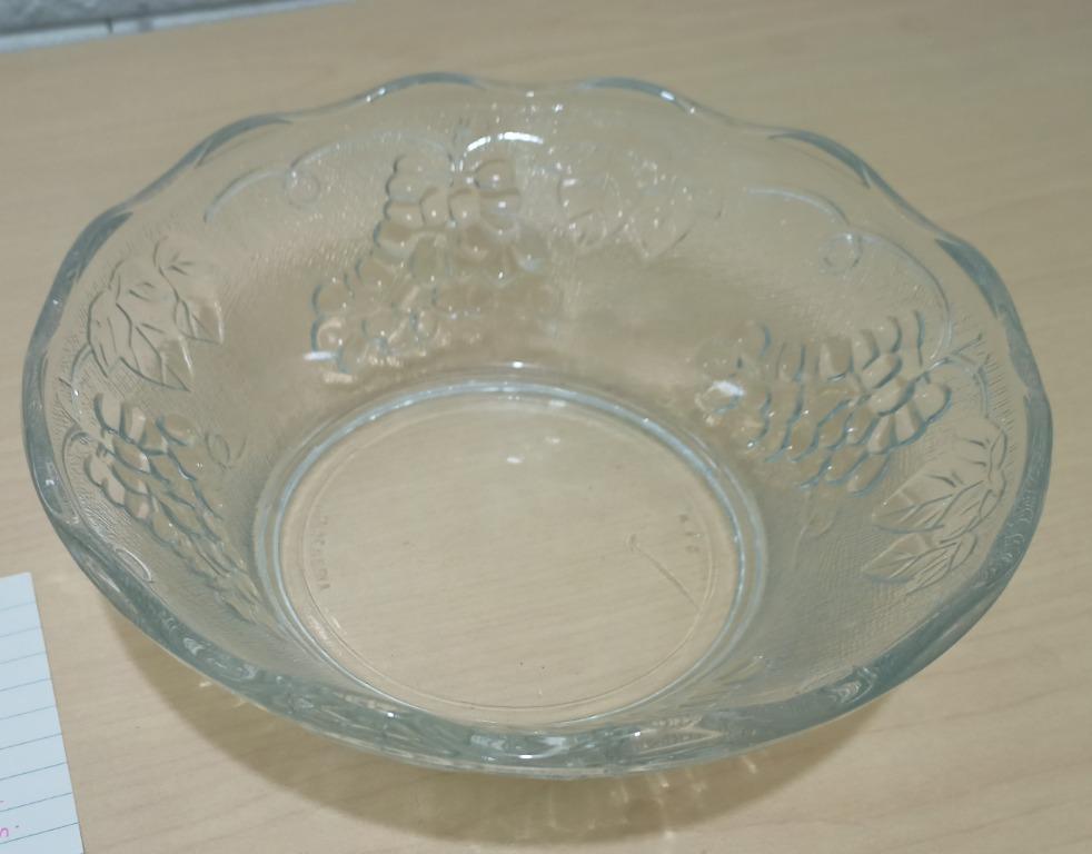 Glassware Punch Bowl KIG Indonesia (Category: Other Kitchenware & Tableware) located in Marikina City. Submitted by lenm_stuffs (Listing ID 1159360787, Image 1). Description: Crystal Glass Large Bowl KIG Indonesia Diameter : 8.5 inches Height : 3 inches Location : Marikina City.
