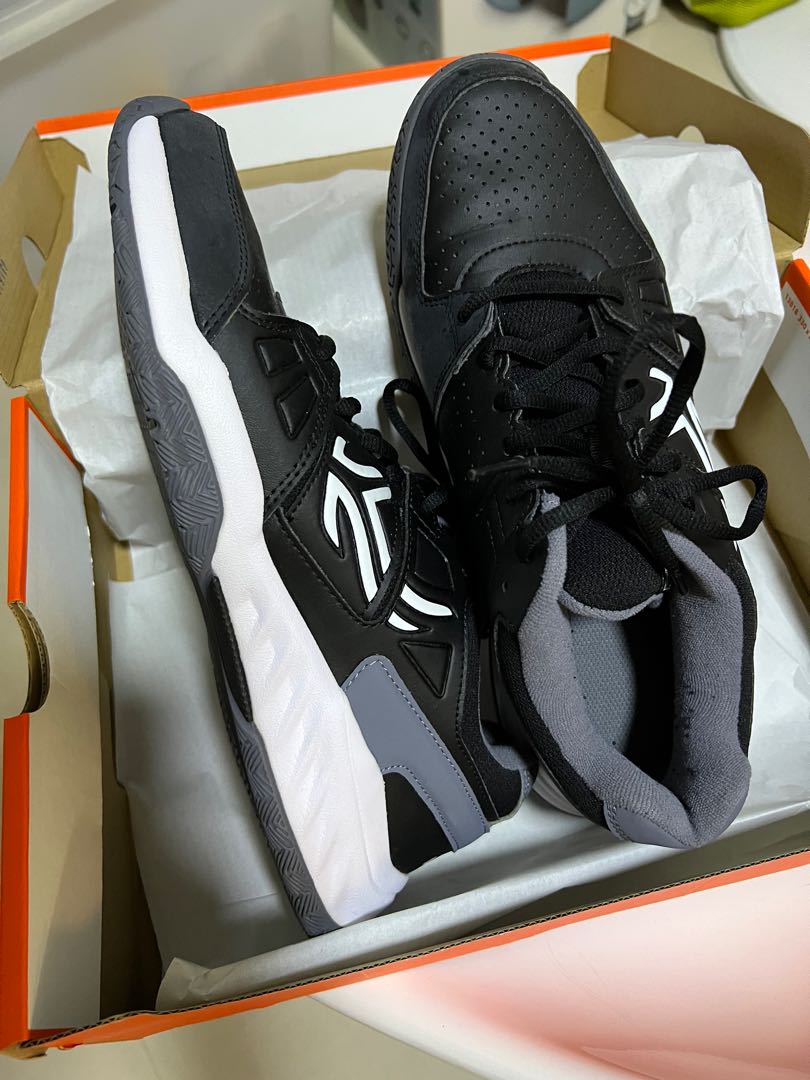 Decathlon tennis shoes, Men's Fashion, Footwear, Sneakers on Carousell