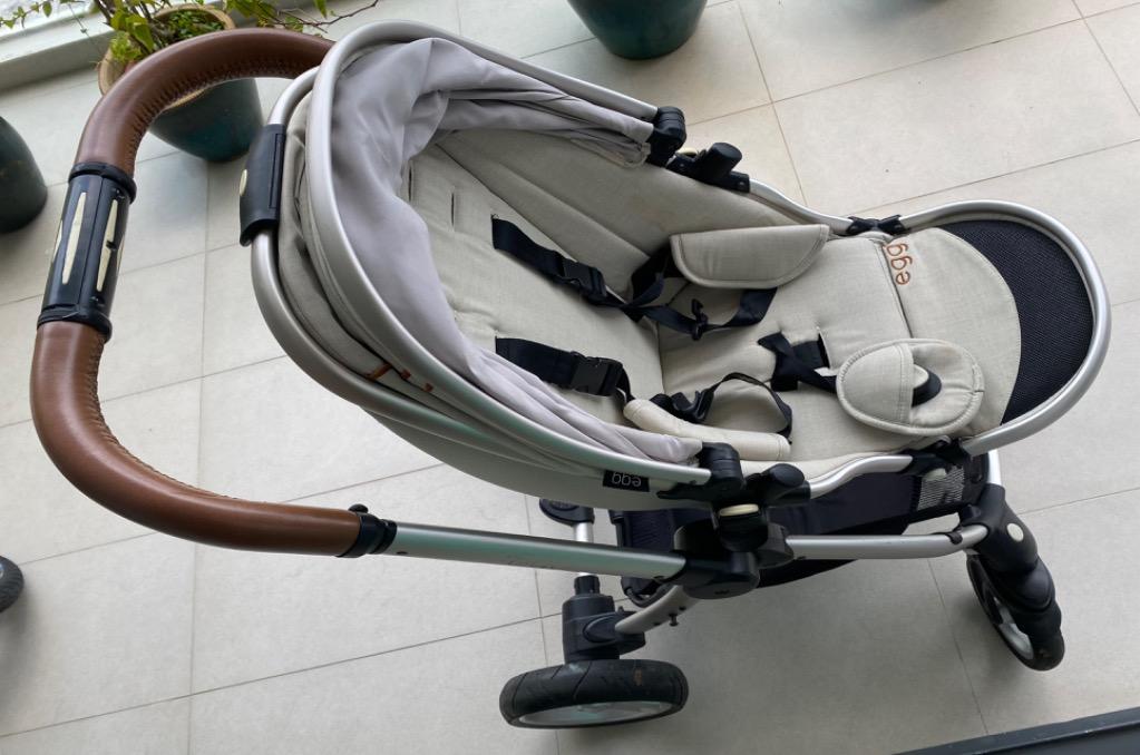 Egg cup outlet holder pram