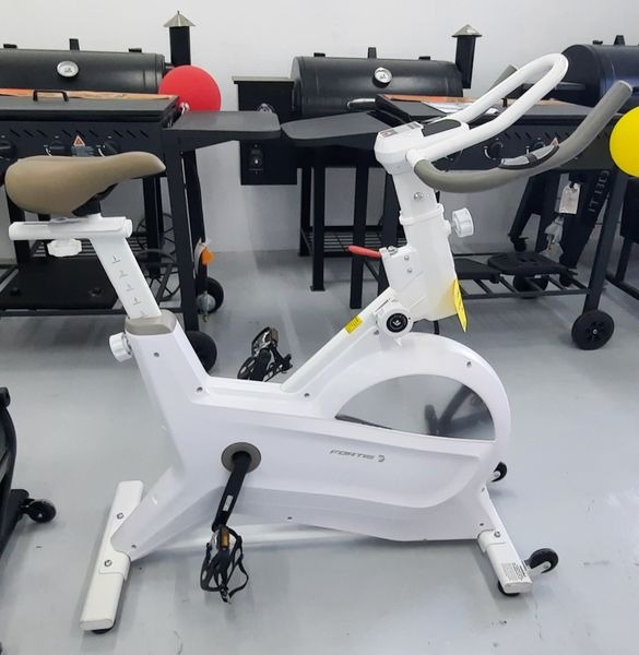 Fortis Flywheel Spin Bike with XL Frame, Health & Nutrition