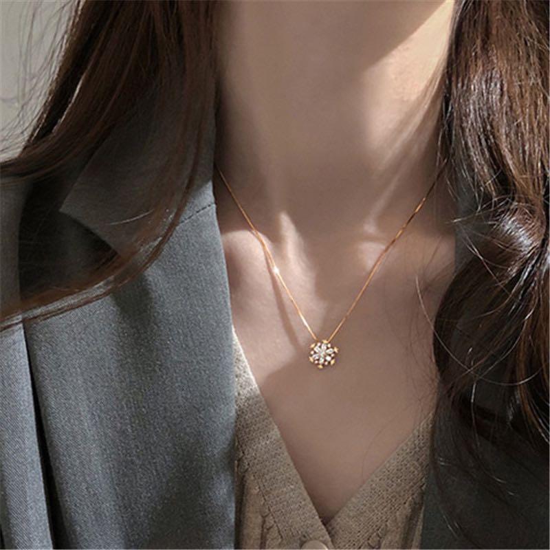 Hot diamonds deals snowflake necklace