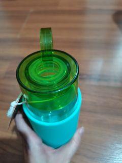 Kate spade glass water bottle turquoise colorblock