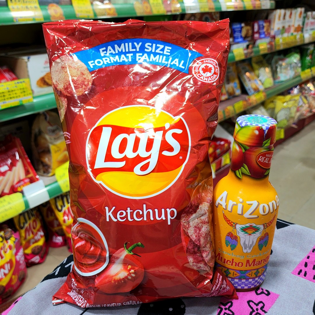 Lays ketchup chips, 嘢食 & 嘢飲, 包裝食物&即食食物 Carousell