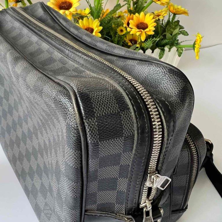 Sac bandoulière Louis Vuitton Damier Graphite District PM homme Z1198