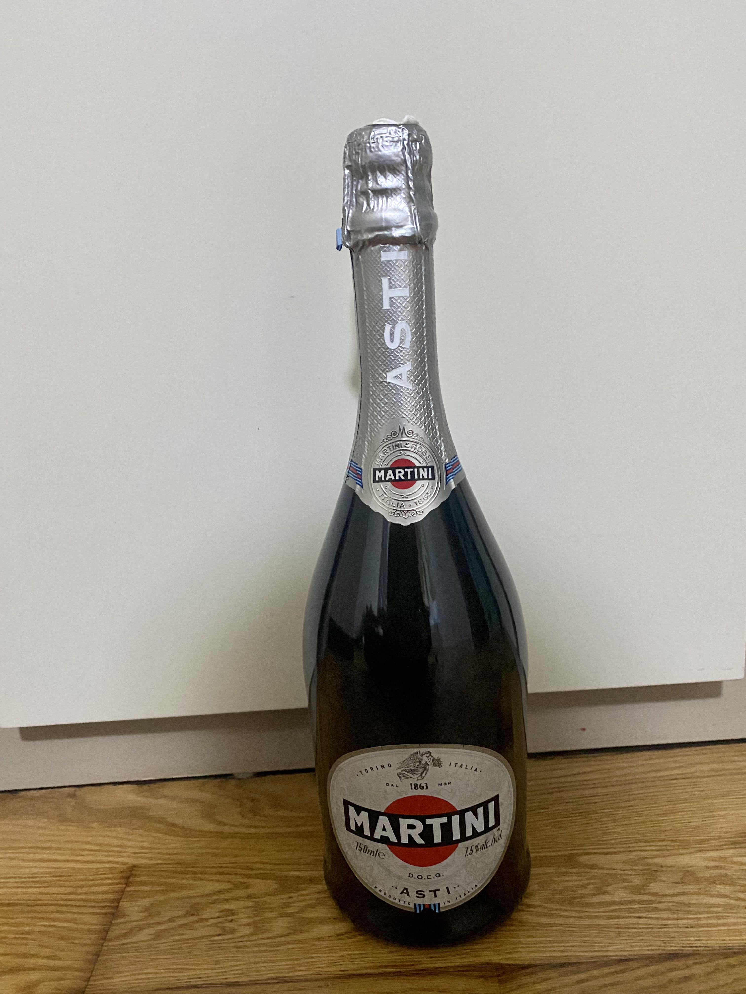 Martini Asti Sparkling Wine, 嘢食 & 嘢飲, 酒精飲料 Carousell