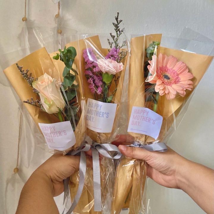 Hand bouquet, Hobbies & Toys, Stationery & Craft, Flowers & Bouquets on  Carousell