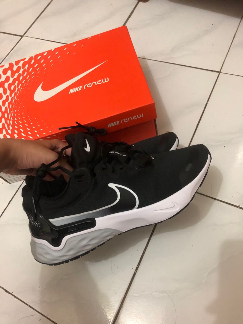 nike renew run red