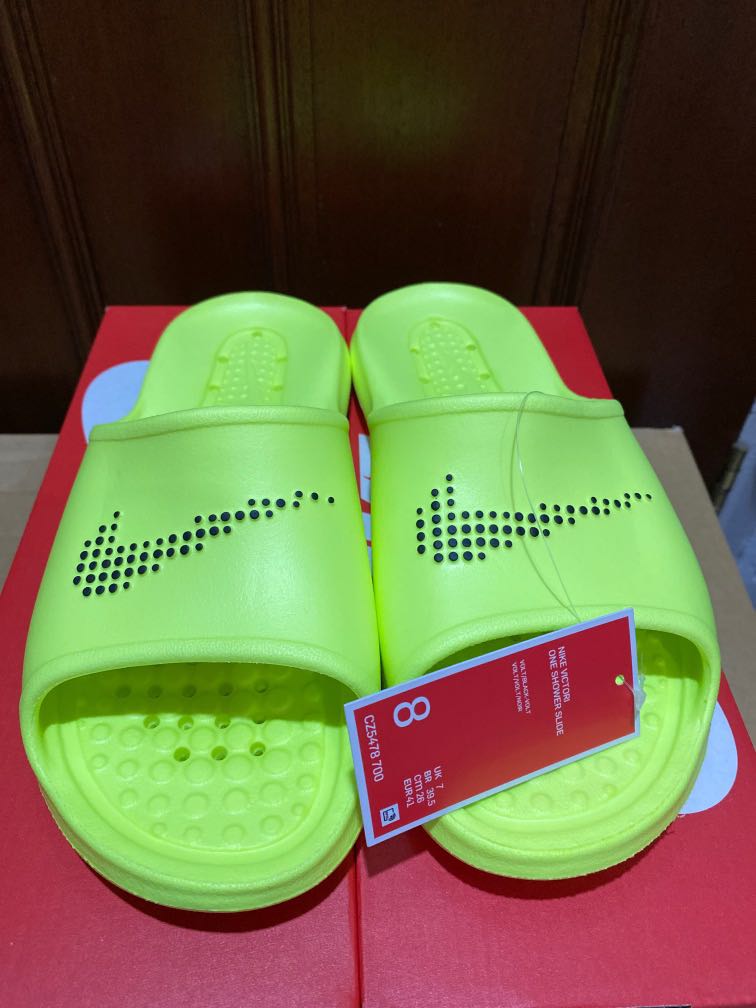 Nike Victori One Shower Slide US8, Men's Fashion, Footwear, Flipflops and  Slides on Carousell