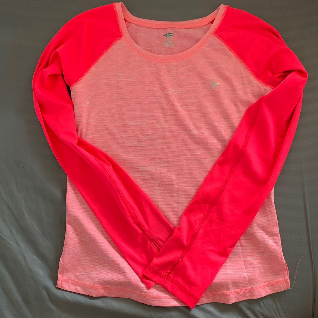 Old Navy rash guard neon pink, Women's Fashion, Swimwear, Rash guard