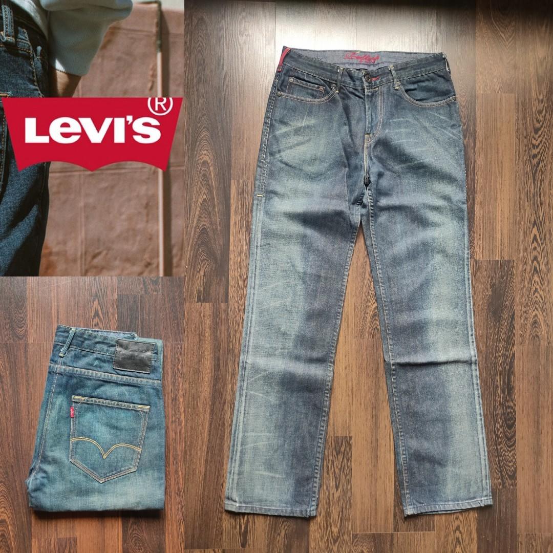 RARE LEVI'S STRAUSS® RED LOOP | Black Leather Patch, Men's Fashion,  Activewear on Carousell