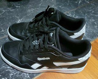 Reebok Black Sneakers US7 UK6 EUR39