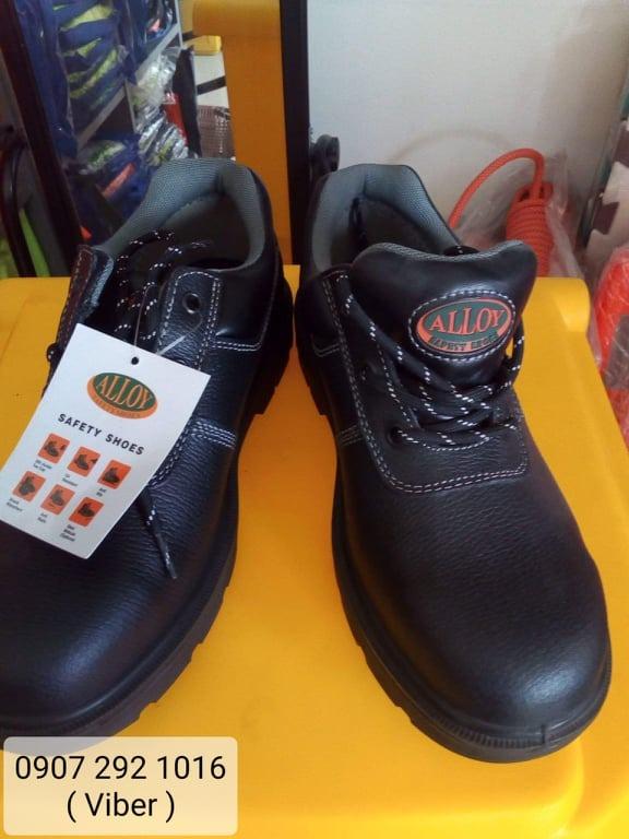 Safety shoes 63 Alloy Men s Fashion Footwear Boots on Carousell