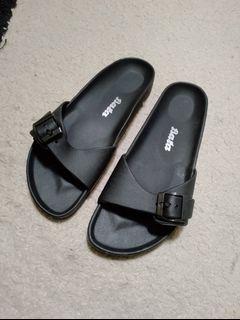Sandal Bata Hitam