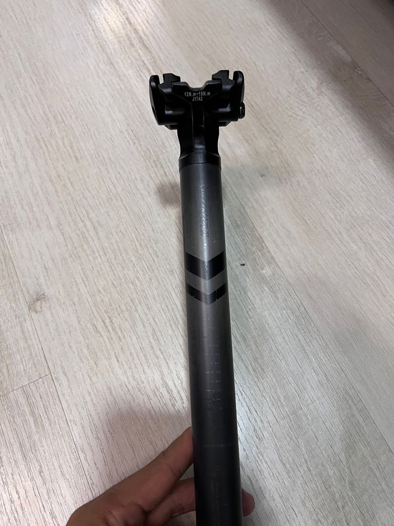 Specialized Carbon Seatpost, Sports Equipment, Bicycles & Parts