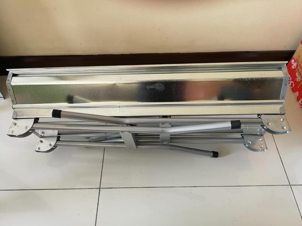 Stainless Steel BBQ Grill Large (Category: BBQ, Grills & Hotpots) located in Manila. Submitted by magicgerry (Listing ID 1159219078, Image 3). Description: Stainless Steel BBQ Grill > Full Staniless > Portable > Ideal for camping > Foldable & Easy to store > Bnew.
