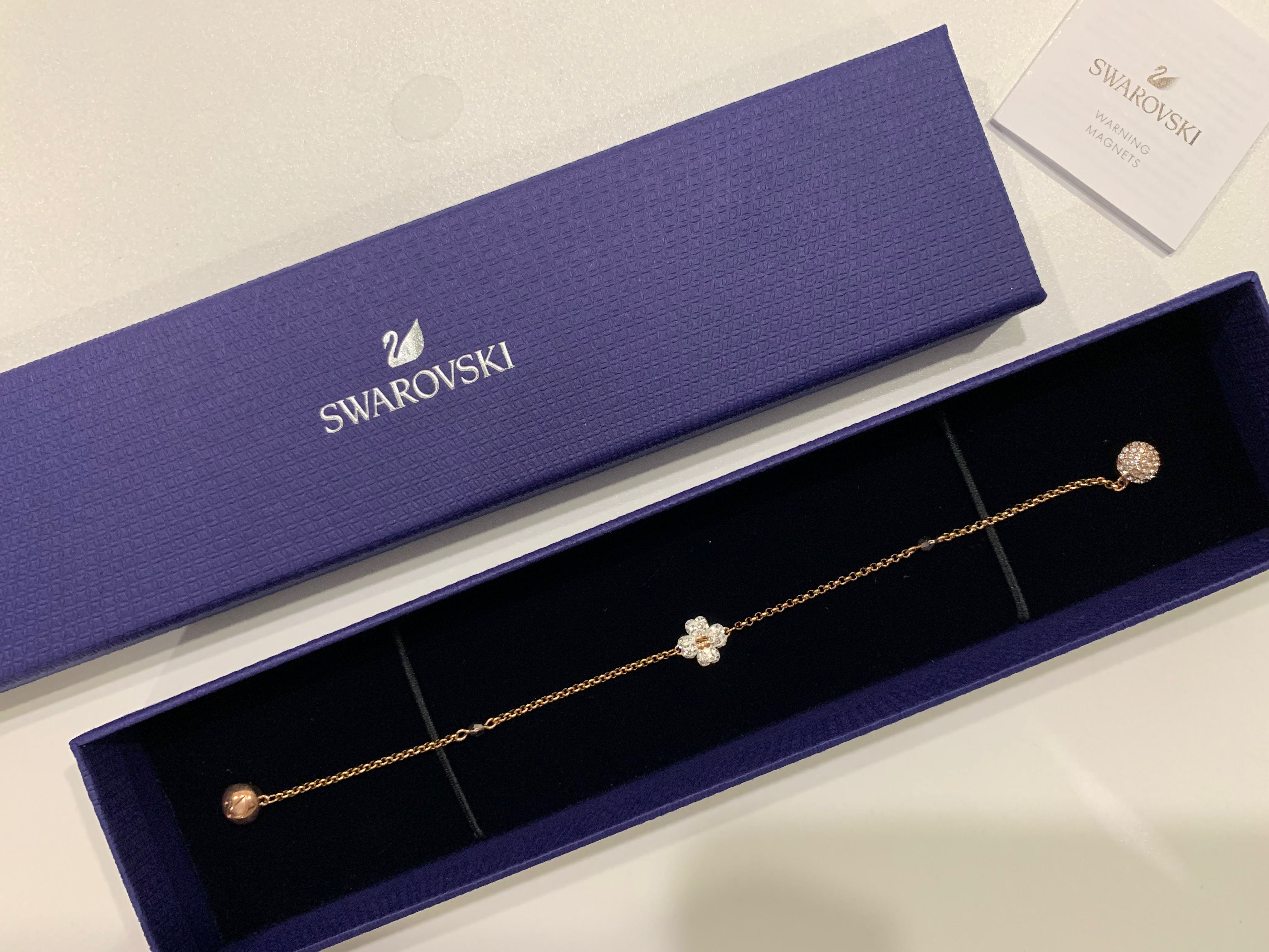 Swarovski strand clover bracelet discount