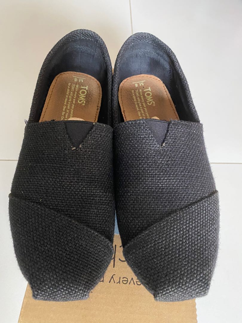 black burlap toms