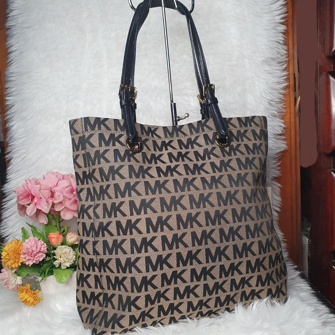Michael Kors Hamilton Tote Large (Dark Brown), Women's Fashion, Bags &  Wallets, Tote Bags on Carousell