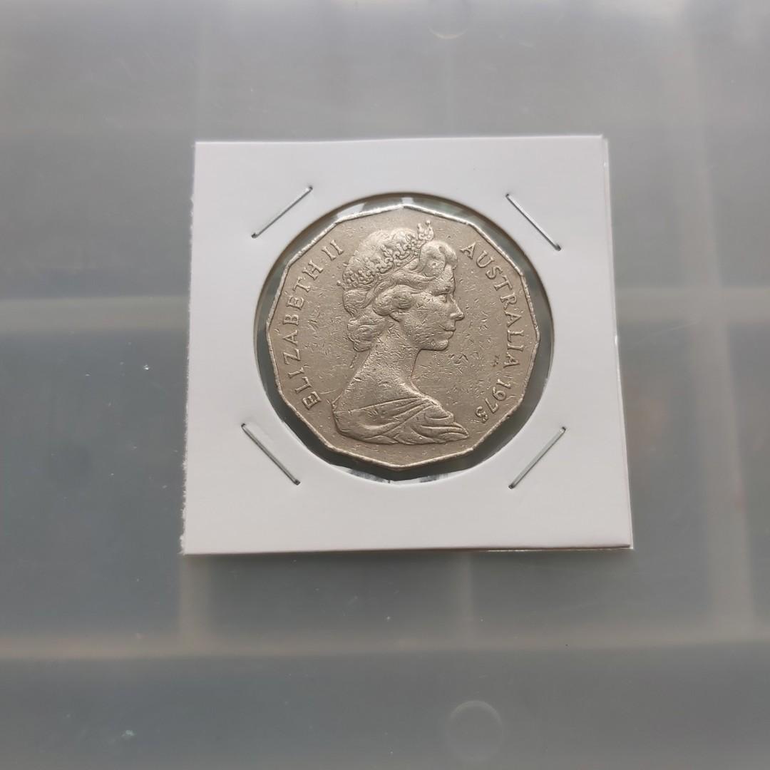 1975年澳洲，澳元女皇頭50仙，50Cents,罕有12角形。品相良好。只售$55包郵局平郵費(郵誤自負)，如選擇郵局或智郵站自取加$10（建議使用），掛號則另加$15。  (保證100%真幣，否則賣家願意負上一切責任) ~面交請參考如下，➡️ 詳情以我的【關於】版面內容為準。 ~面交只限 ...