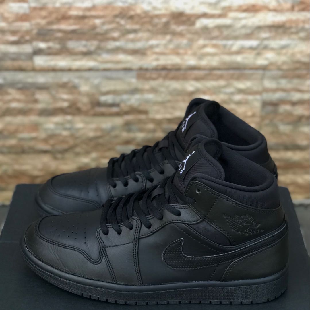 AIR JORDAN 1 MID TRIPLE BLACK US 8 