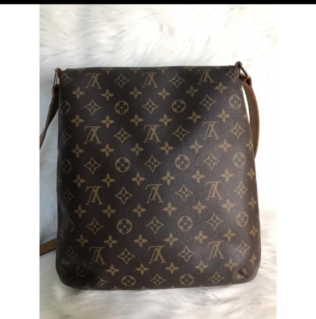 Authentic Louis Vuitton Sling Bag (Category: Luxury Bags & Wallets) located in Malolos. Submitted by yamaguchionline (Listing ID 1159446537, Image 3). Description: SALE❣❣❣ Authentic Louis Vuitton Bag Bought in Japan With Code With dustbag Good and quality Preloved Please respect my ads Thank you.