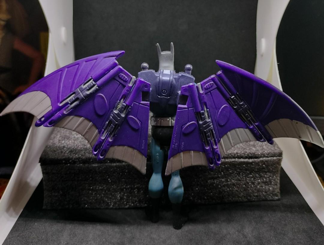 BATMAN WITH WINGS (Category: Figurines & Statues) located in Manila. Submitted by tawnycollectiblesshop (Listing ID 1159482336, Image 2). Description: BATMAN WITH WINGS.