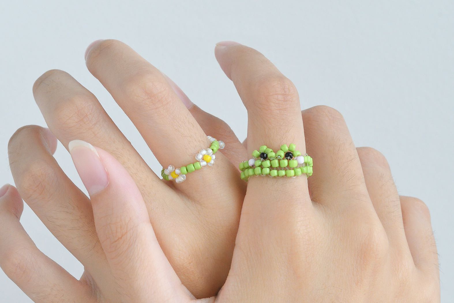 Daisy outlet ring bead
